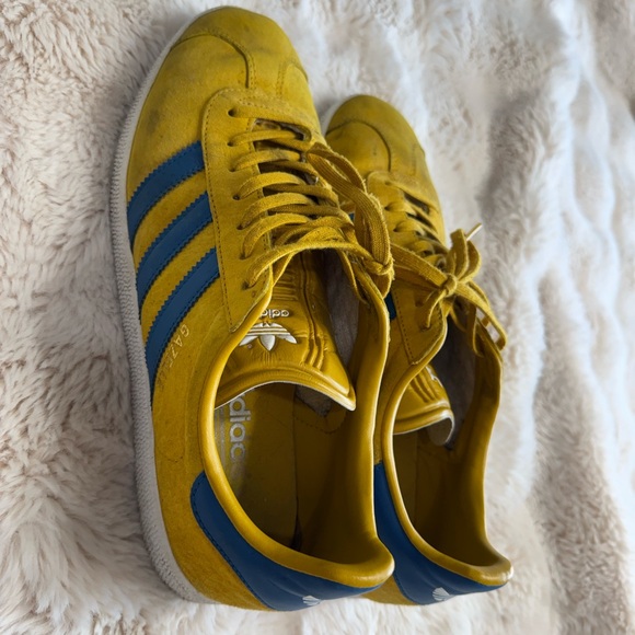 Adidas Gazelle Golden Yellow Sneakers with Blue Stripes Men 9 Women ~11 - Picture 2 of 13